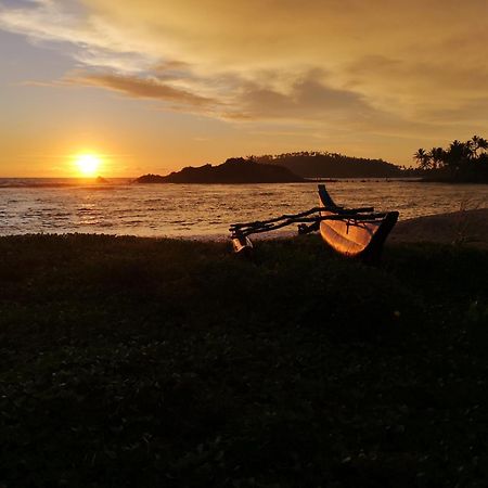 Turtle Bay Beach Resort Mirissa Kültér fotó