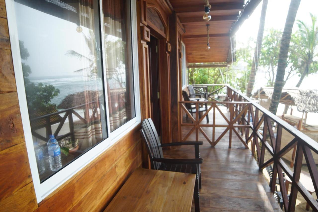 Turtle Bay Beach Resort Mirissa Kültér fotó