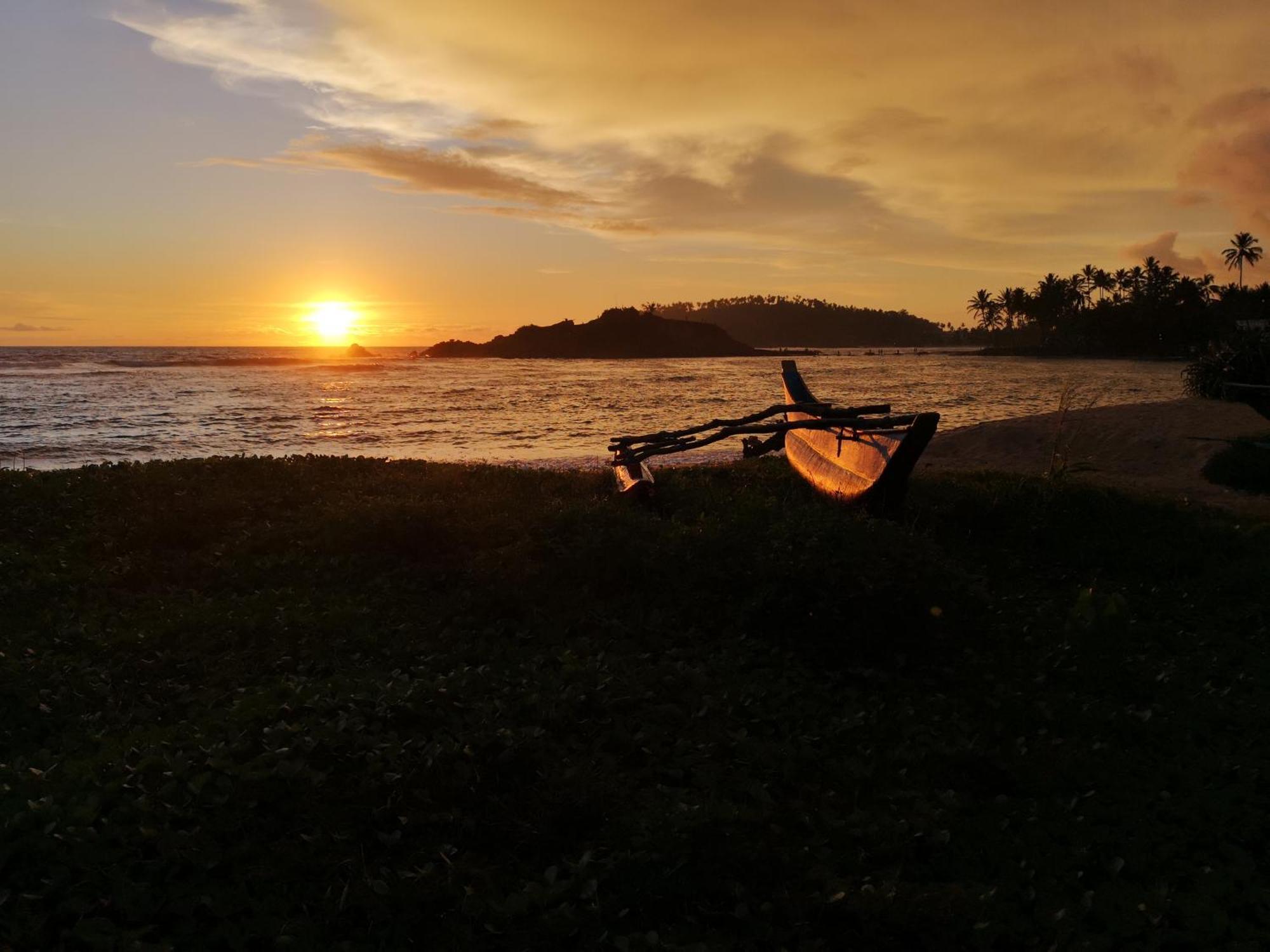 Turtle Bay Beach Resort Mirissa Kültér fotó