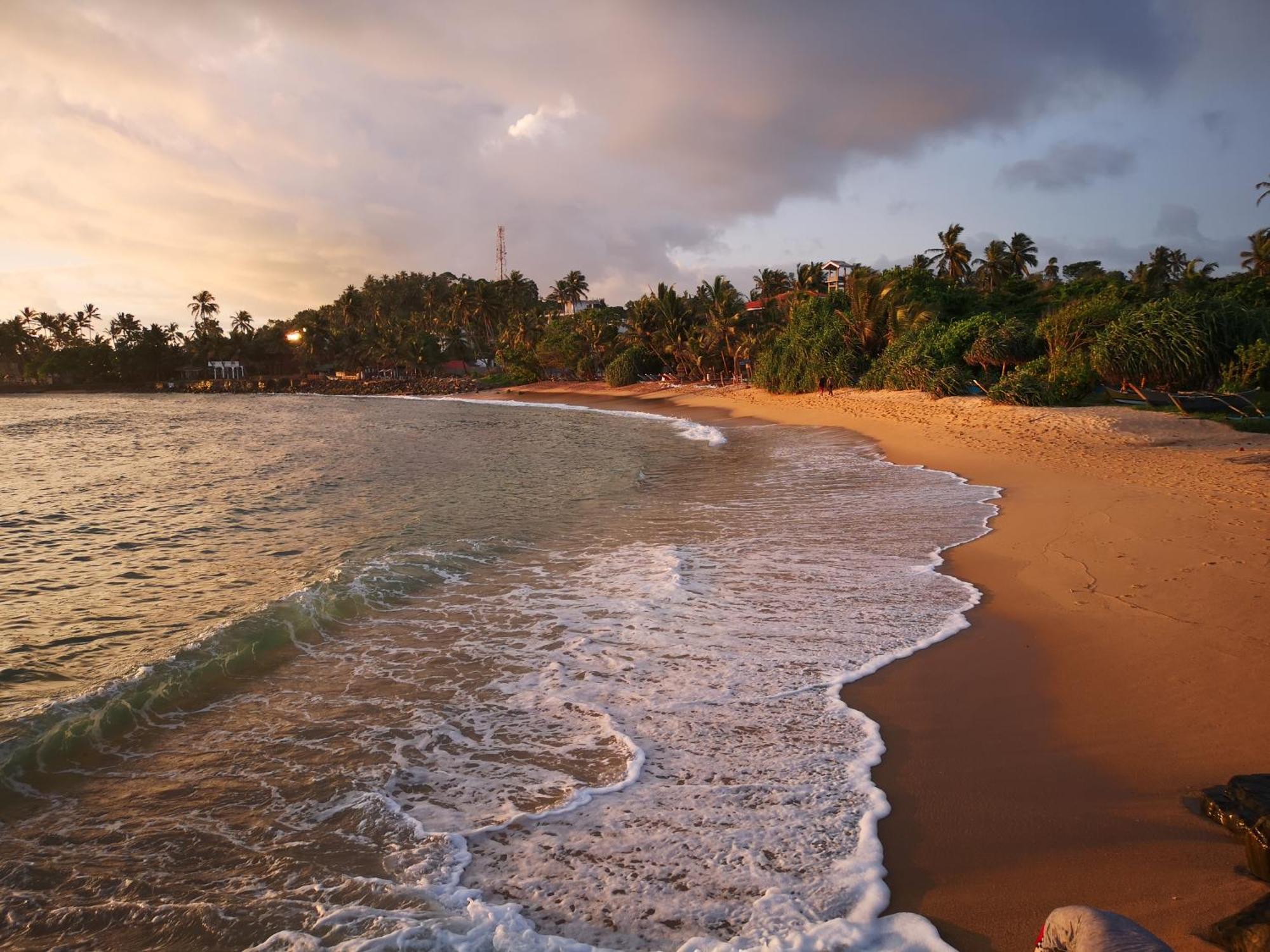 Turtle Bay Beach Resort Mirissa Kültér fotó