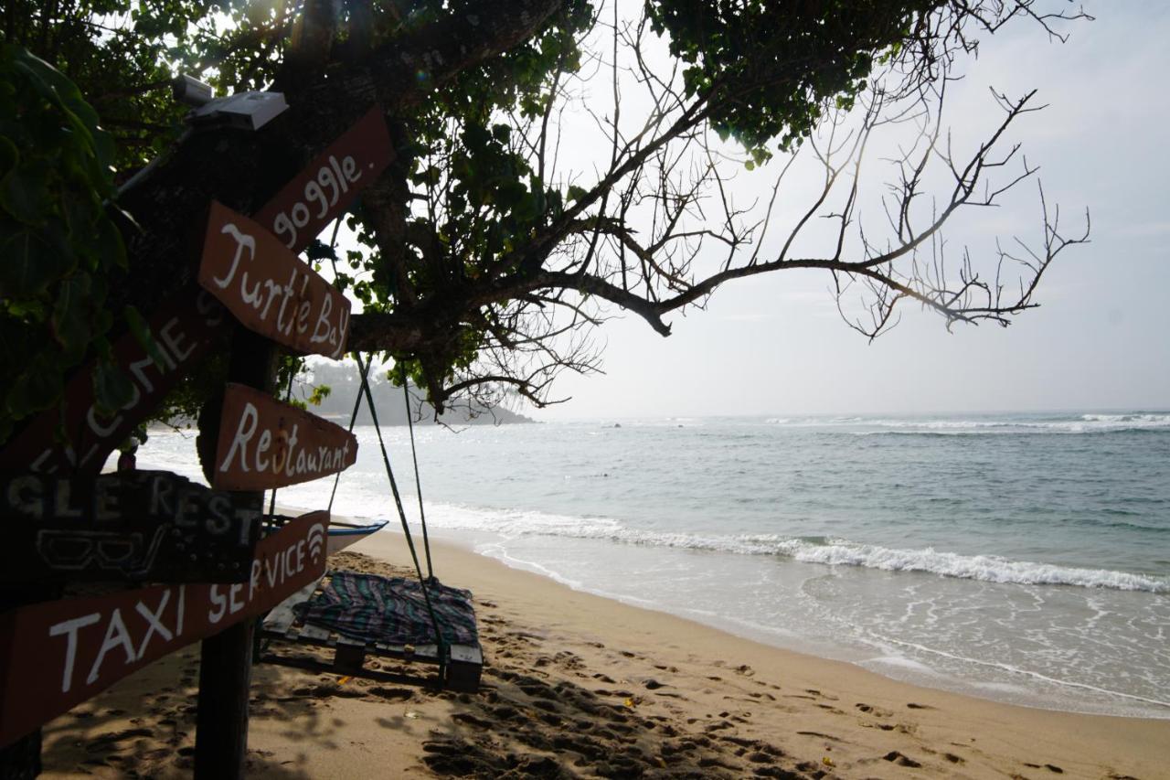 Turtle Bay Beach Resort Mirissa Kültér fotó