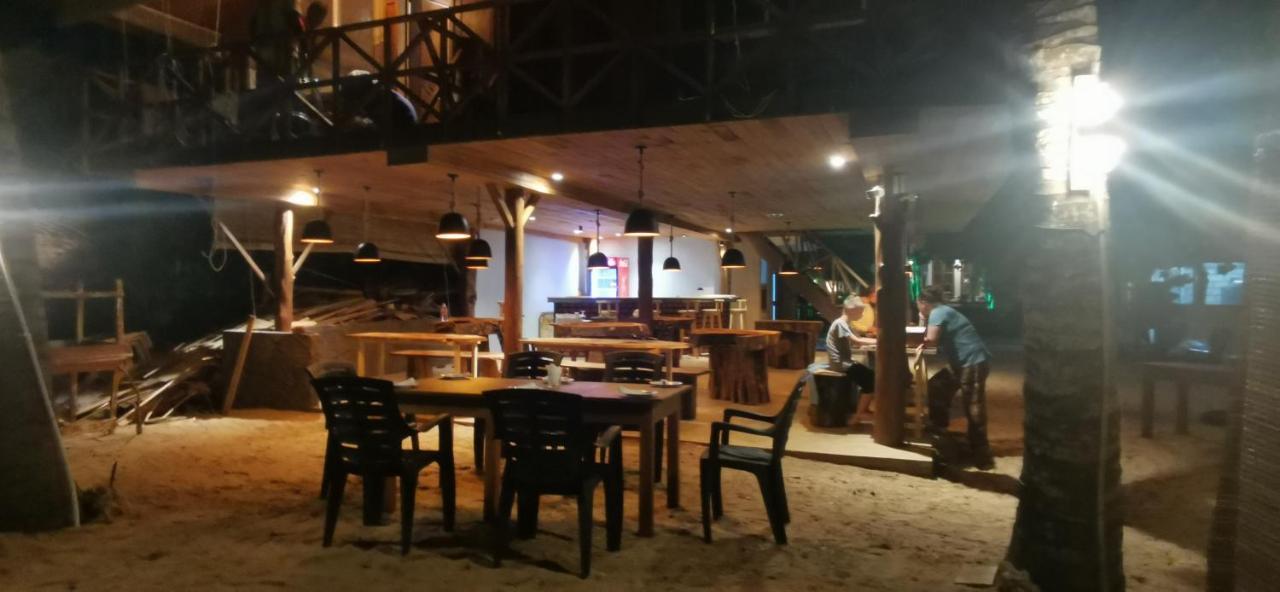 Turtle Bay Beach Resort Mirissa Kültér fotó